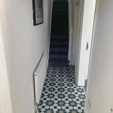 99 Abingdon House *
